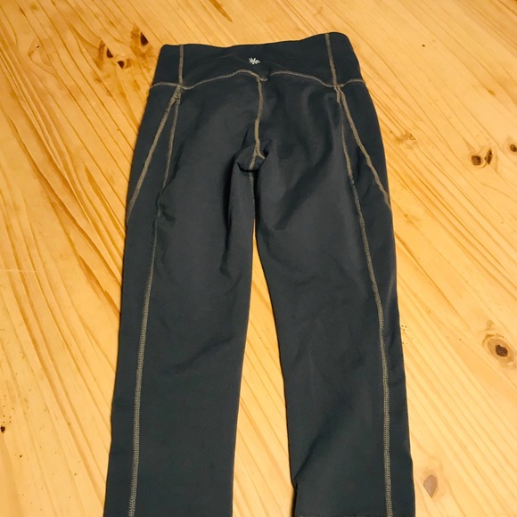 Athleta workout pants - Picture 4 of 6